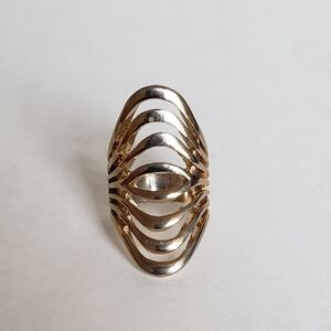 Elegant Gold Wave Ring